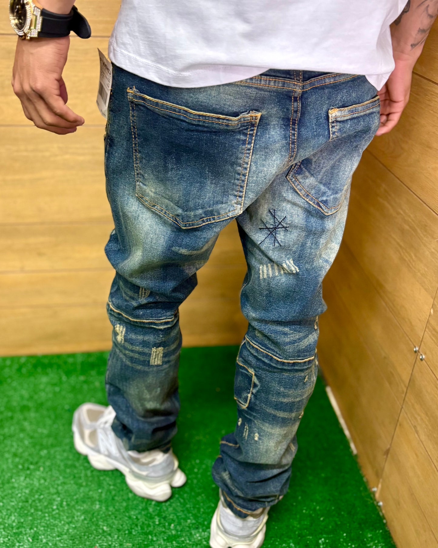 •Skinny Fit•