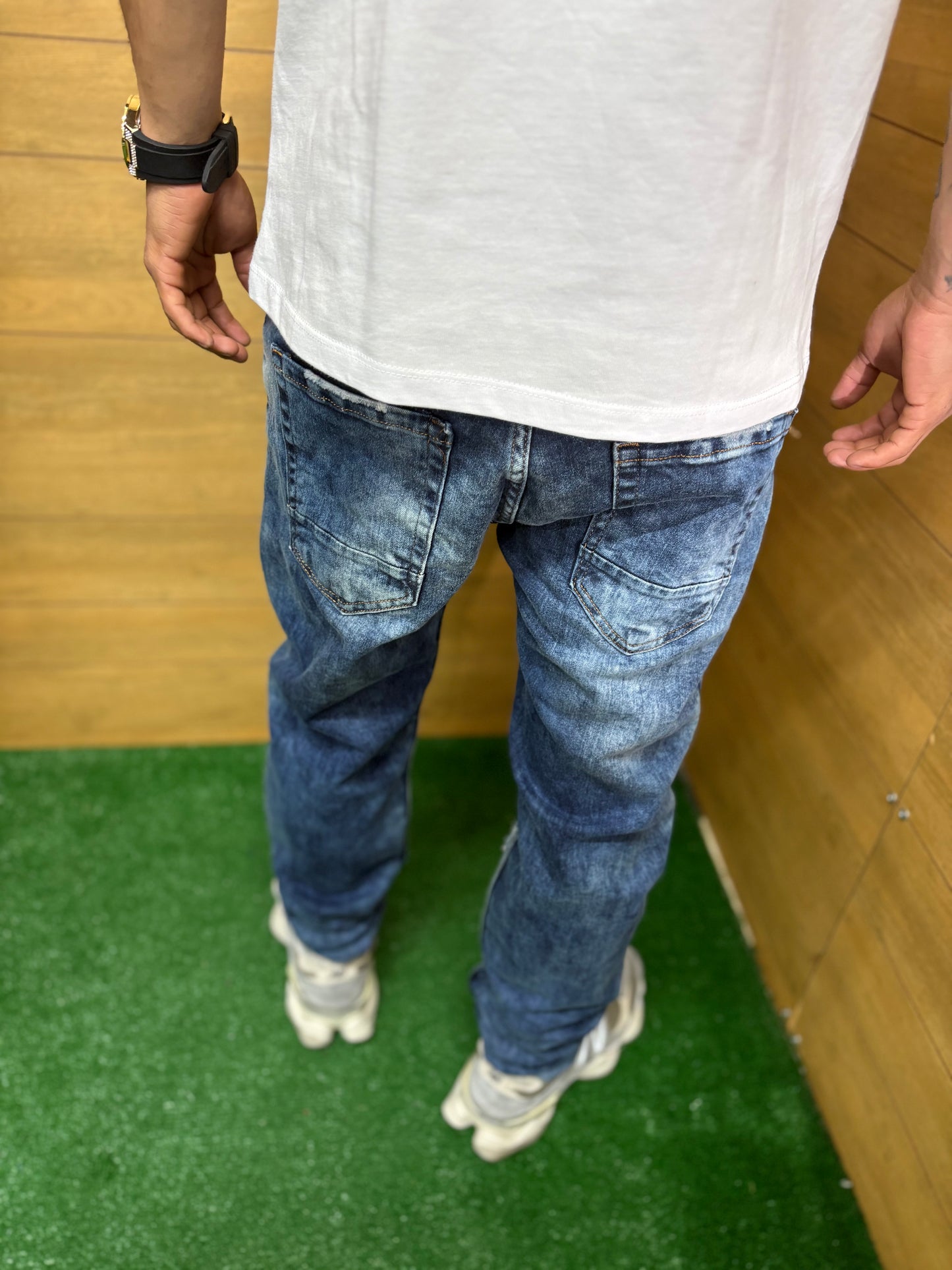 •Skinny Fit•