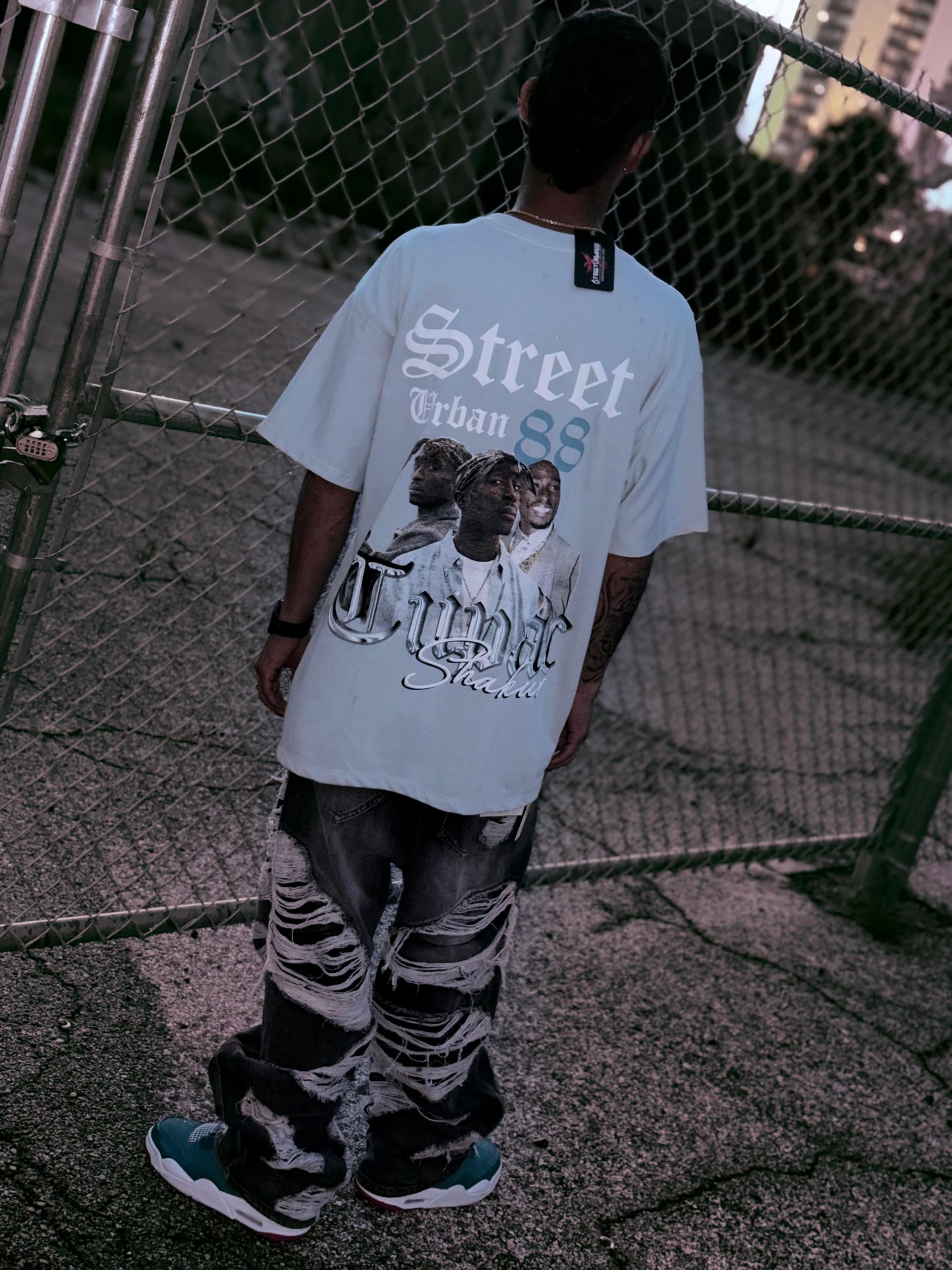 T-shirt+Baggy Jean